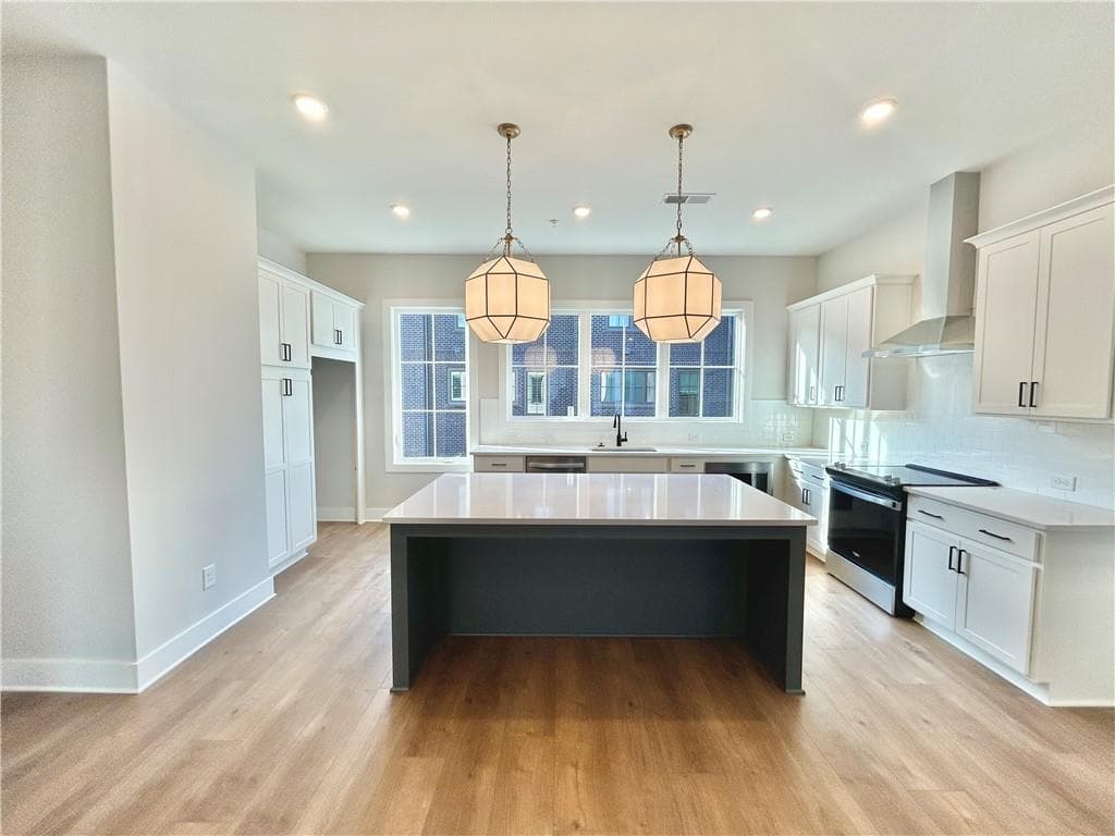 3 bedroom, 3 bathroom townhouse for sale at 2628 Mackintosh Court 17, Brookhaven, GA 30319 — photo 2