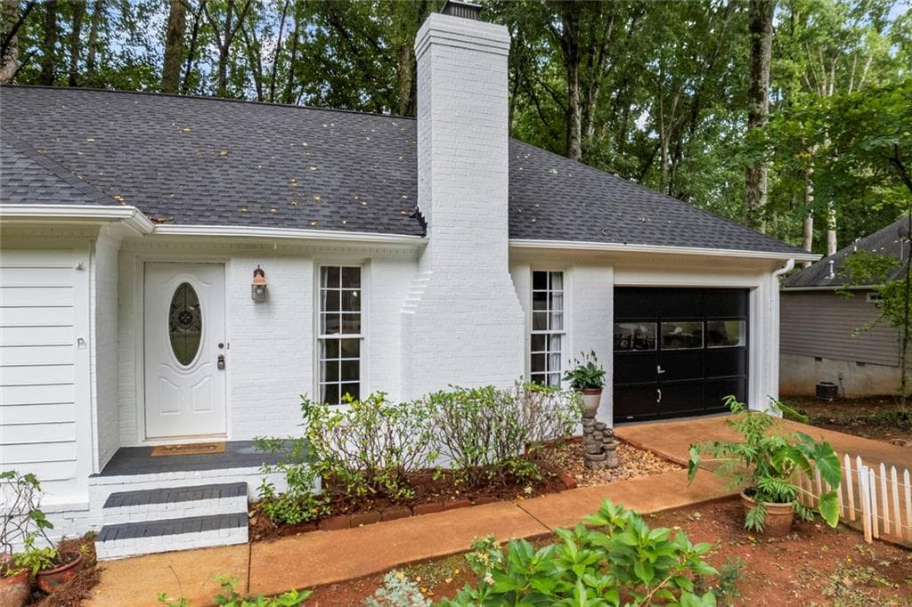 3 bedroom, 2 bathroom, 2,916 sq ft single family residence for sale at 375 Brookstone Drive, Athens, GA 30605 — photo 2