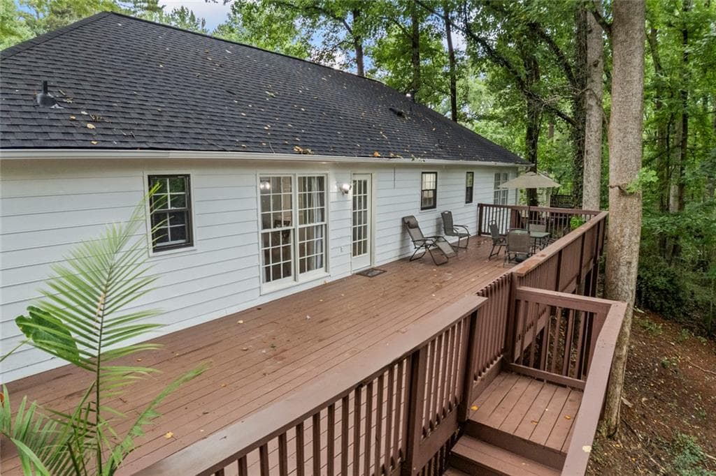 3 bedroom, 2 bathroom, 2,916 sq ft single family residence for sale at 375 Brookstone Drive, Athens, GA 30605 — photo 4
