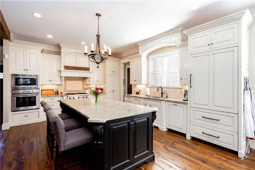 5 bedroom, 6 bathroom, 5,304 sq ft single family residence for sale at 1000 Holly Street, Canton, GA 30114 — photo 6
