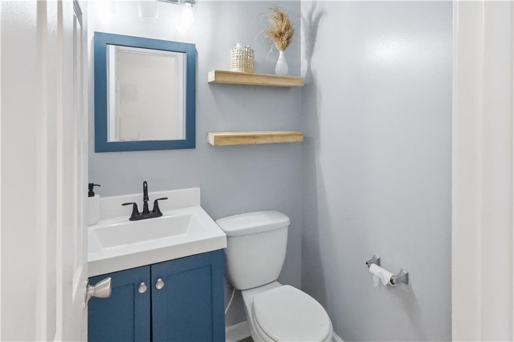 3 bedroom, 3 bathroom, 1,596 sq ft townhouse for sale at 2550 Capella Circle, Atlanta, GA 30331 — photo 3