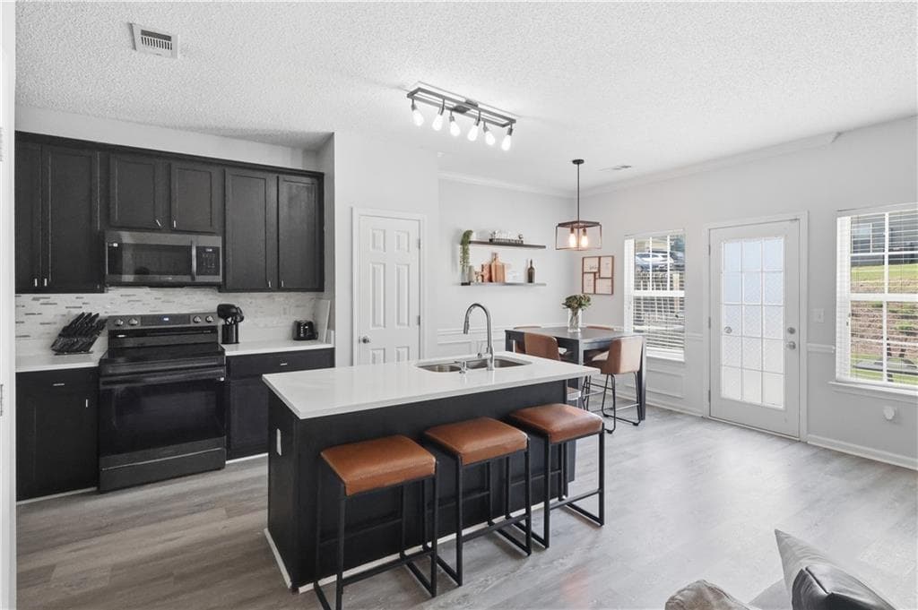 3 bedroom, 3 bathroom, 1,596 sq ft townhouse for sale at 2550 Capella Circle, Atlanta, GA 30331 — photo 6