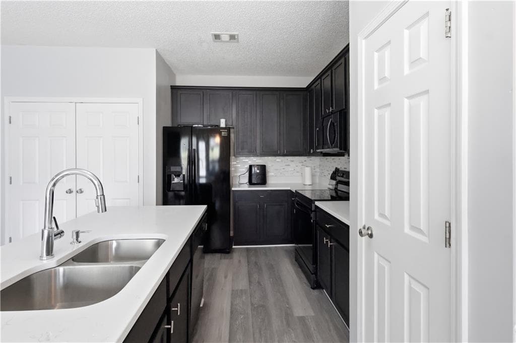 3 bedroom, 3 bathroom, 1,596 sq ft townhouse for sale at 2550 Capella Circle, Atlanta, GA 30331 — photo 8
