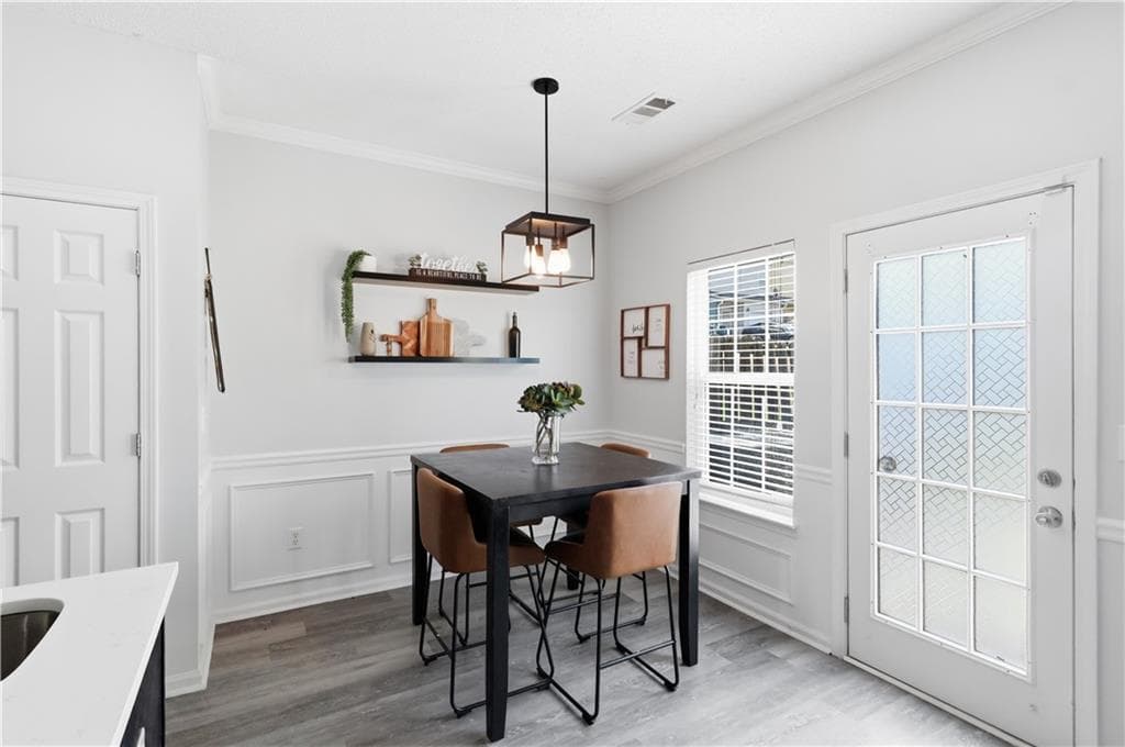 3 bedroom, 3 bathroom, 1,596 sq ft townhouse for sale at 2550 Capella Circle, Atlanta, GA 30331 — photo 9
