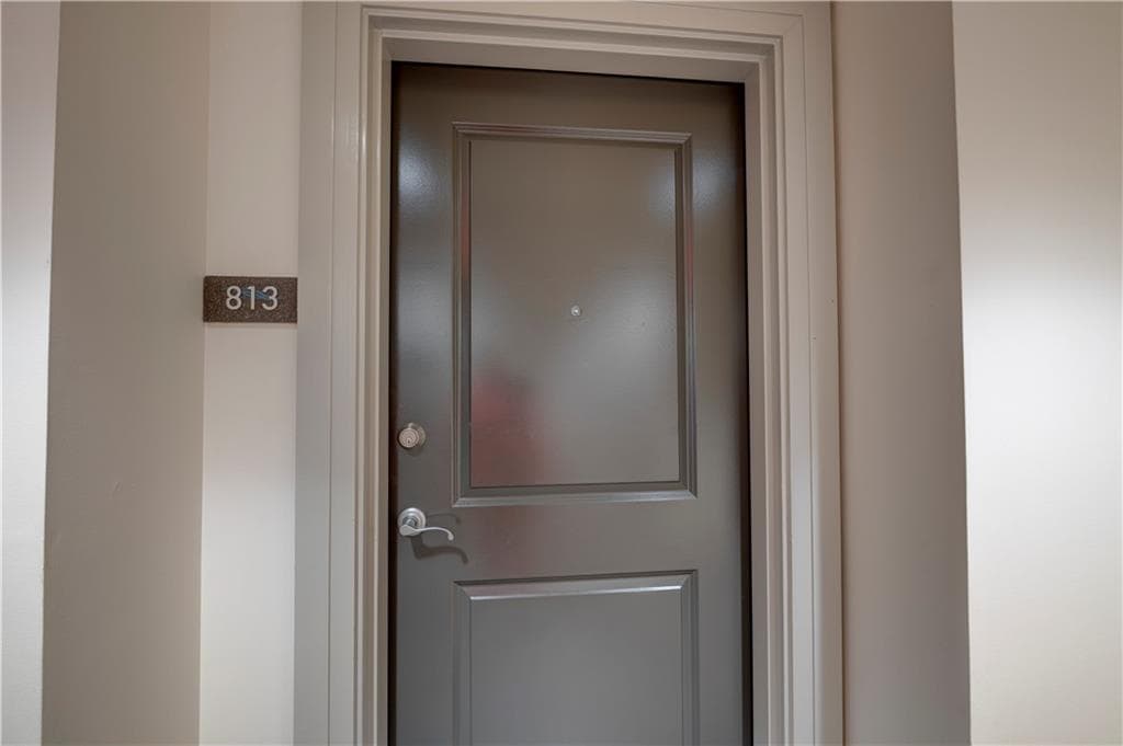1 bedroom, 1 bathroom, 761 sq ft condominium for rent at 3040 Peachtree Road 813, Atlanta, GA 30305 for $2,400 a month — photo 2