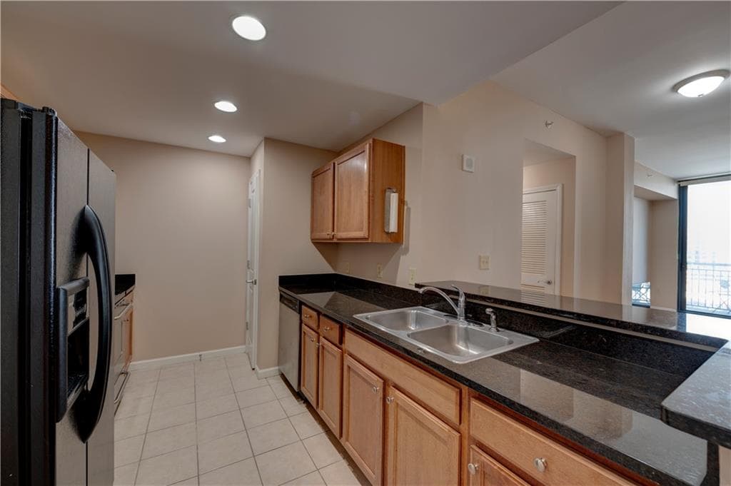 1 bedroom, 1 bathroom, 761 sq ft condominium for rent at 3040 Peachtree Road 813, Atlanta, GA 30305 for $2,400 a month — photo 4