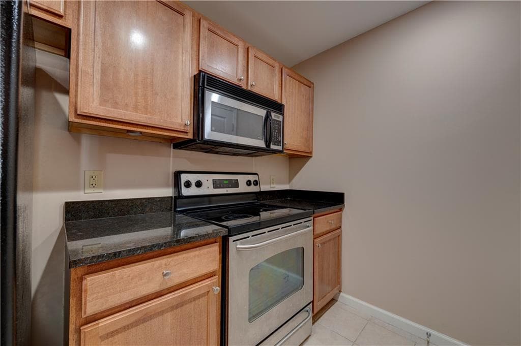 1 bedroom, 1 bathroom, 761 sq ft condominium for rent at 3040 Peachtree Road 813, Atlanta, GA 30305 for $2,400 a month — photo 5