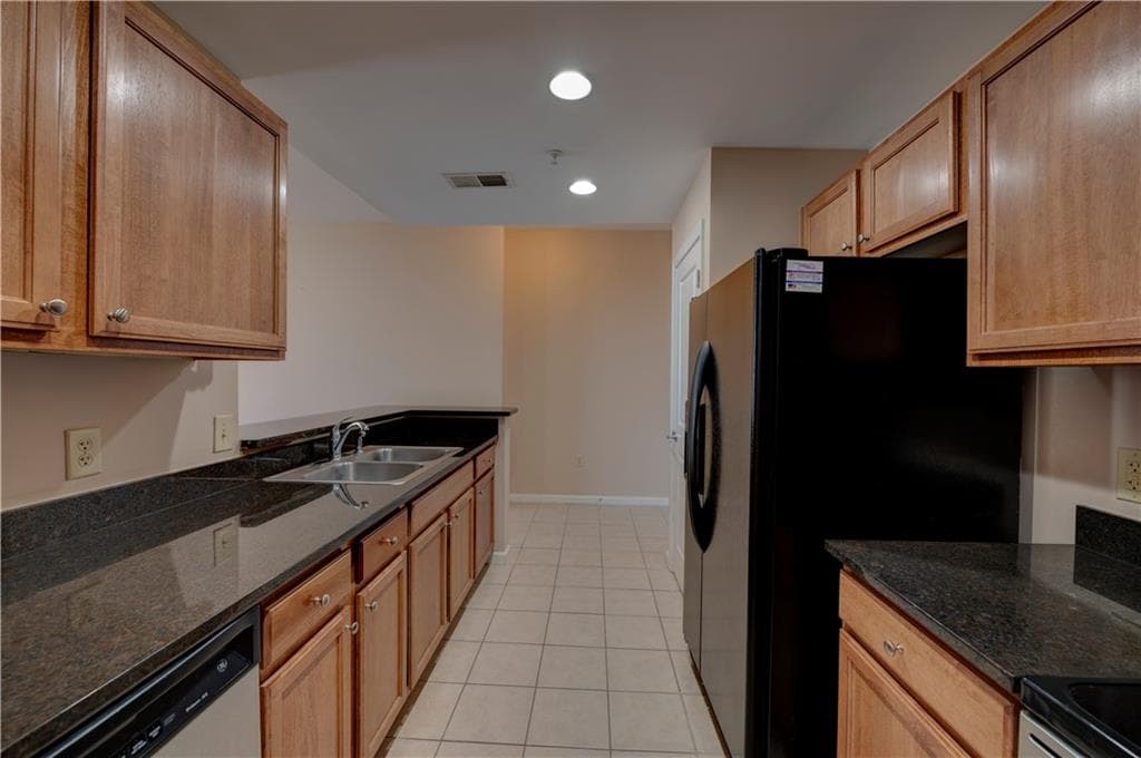 1 bedroom, 1 bathroom, 761 sq ft condominium for rent at 3040 Peachtree Road 813, Atlanta, GA 30305 for $2,400 a month — photo 6