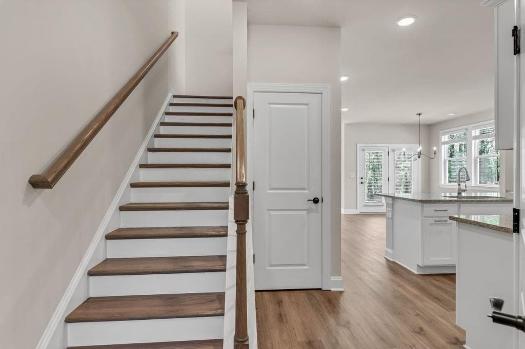3 bedroom, 3 bathroom, 1,902 sq ft townhouse under contract at 1504 Thurcroft Lane, Lawrenceville, GA 30043 — photo 4