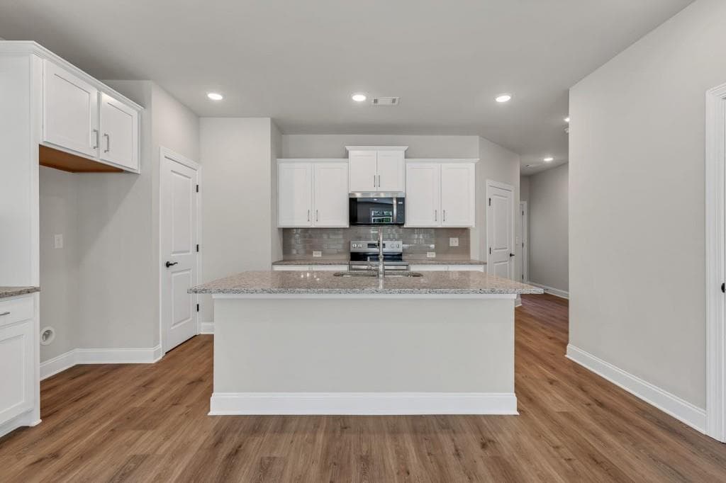 3 bedroom, 3 bathroom, 1,902 sq ft townhouse under contract at 1504 Thurcroft Lane, Lawrenceville, GA 30043 — photo 7