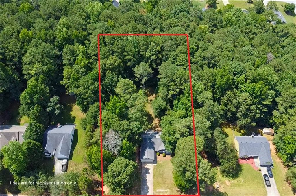 3 bedroom, 2 bathroom, 1,636 sq ft single family residence under contract at 215 Cambridge Way, Covington, GA 30016 — photo 4