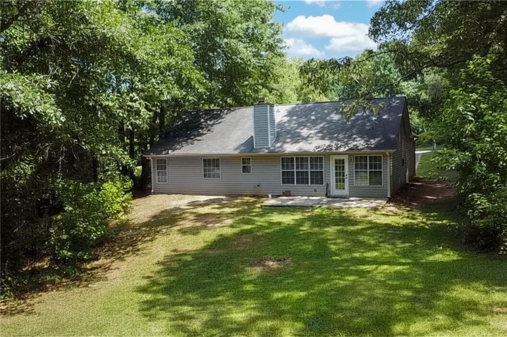 3 bedroom, 2 bathroom, 1,636 sq ft single family residence under contract at 215 Cambridge Way, Covington, GA 30016 — photo 3