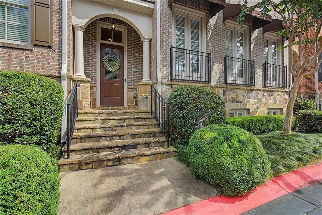 3 bedroom, 4 bathroom, 3,376 sq ft townhouse for sale at 2356 Saint Davids Square 3, Kennesaw, GA 30152 — photo 3