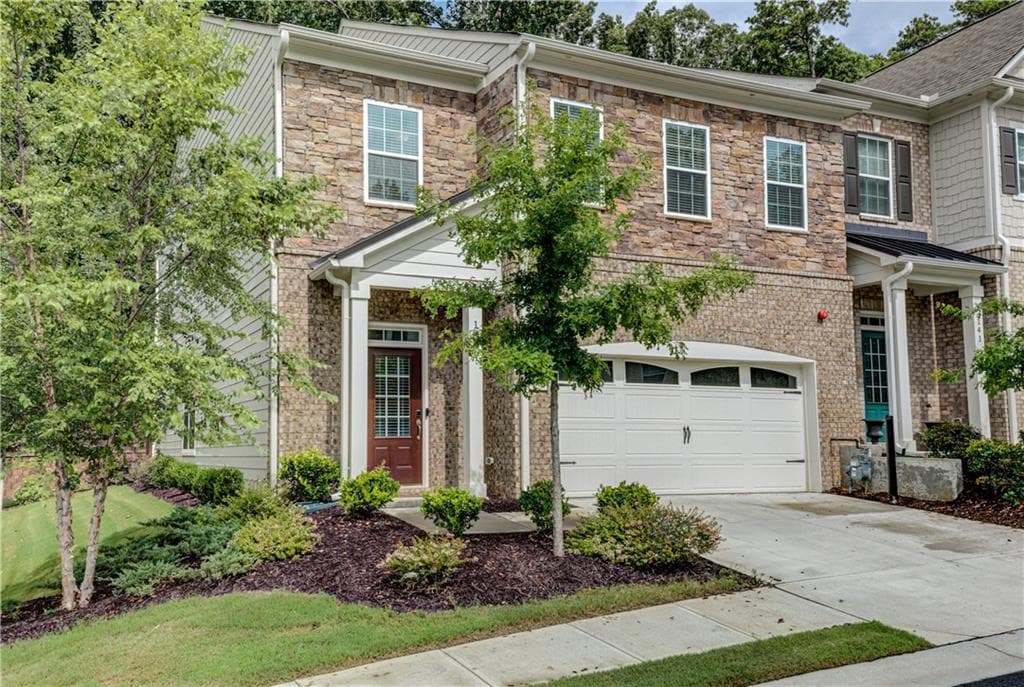 3 bedroom, 4 bathroom, 2,524 sq ft townhouse for sale at 137 Holden Way, Woodstock, GA 30189 — photo 2