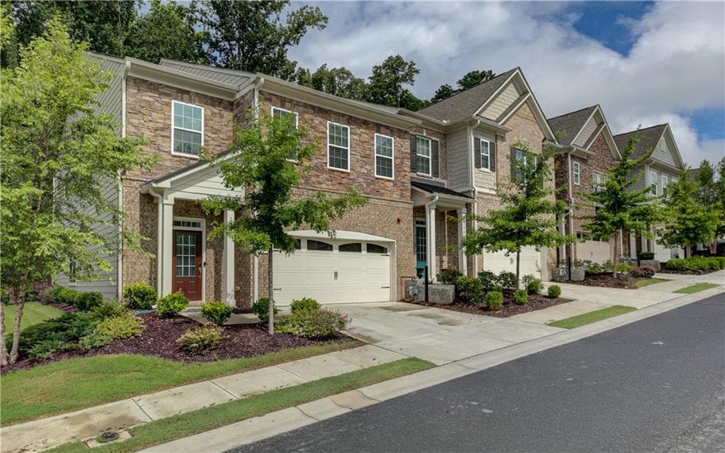 3 bedroom, 4 bathroom, 2,524 sq ft townhouse for sale at 137 Holden Way, Woodstock, GA 30189 — photo 5
