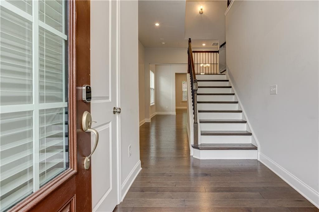 3 bedroom, 4 bathroom, 2,524 sq ft townhouse for sale at 137 Holden Way, Woodstock, GA 30189 — photo 8