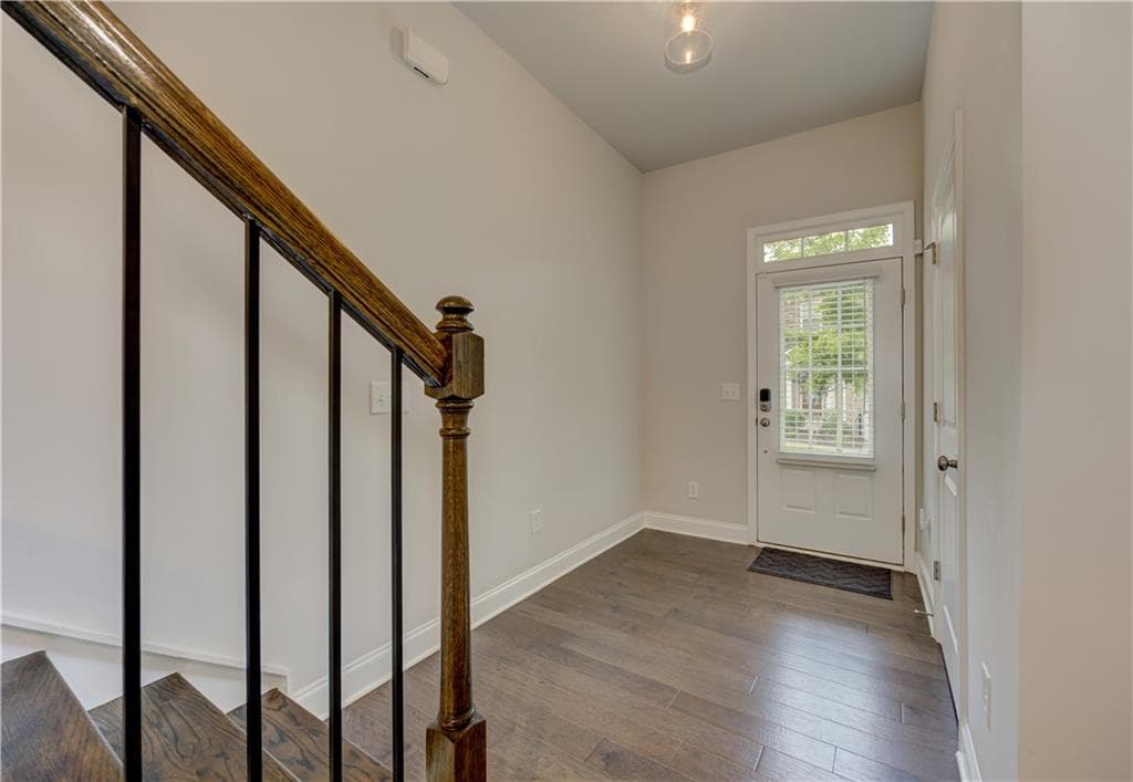 3 bedroom, 4 bathroom, 2,524 sq ft townhouse for sale at 137 Holden Way, Woodstock, GA 30189 — photo 9
