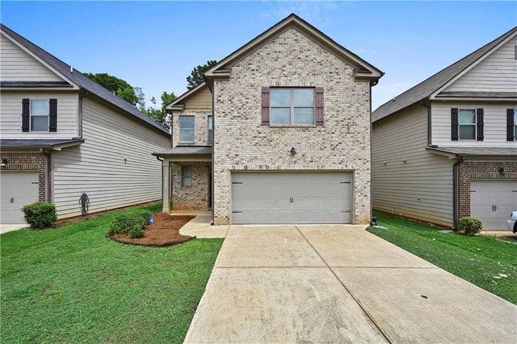 5 bedroom, 3 bathroom, 2,480 sq ft single family residence for sale at 11805 Lovejoy Crossing Boulevard, Hampton, GA 30228