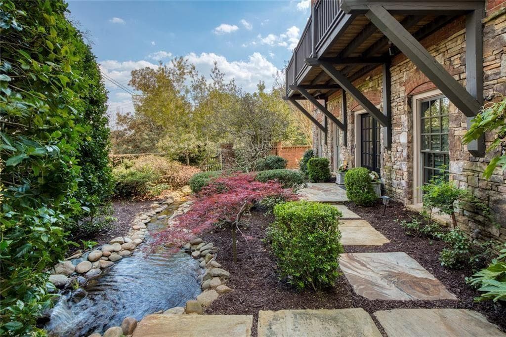 3 bedroom, 4 bathroom, 2,950 sq ft townhouse for rent at 100 Founders Mill Court, Roswell, GA 30075 for $4,400 a month — photo 1 of 77