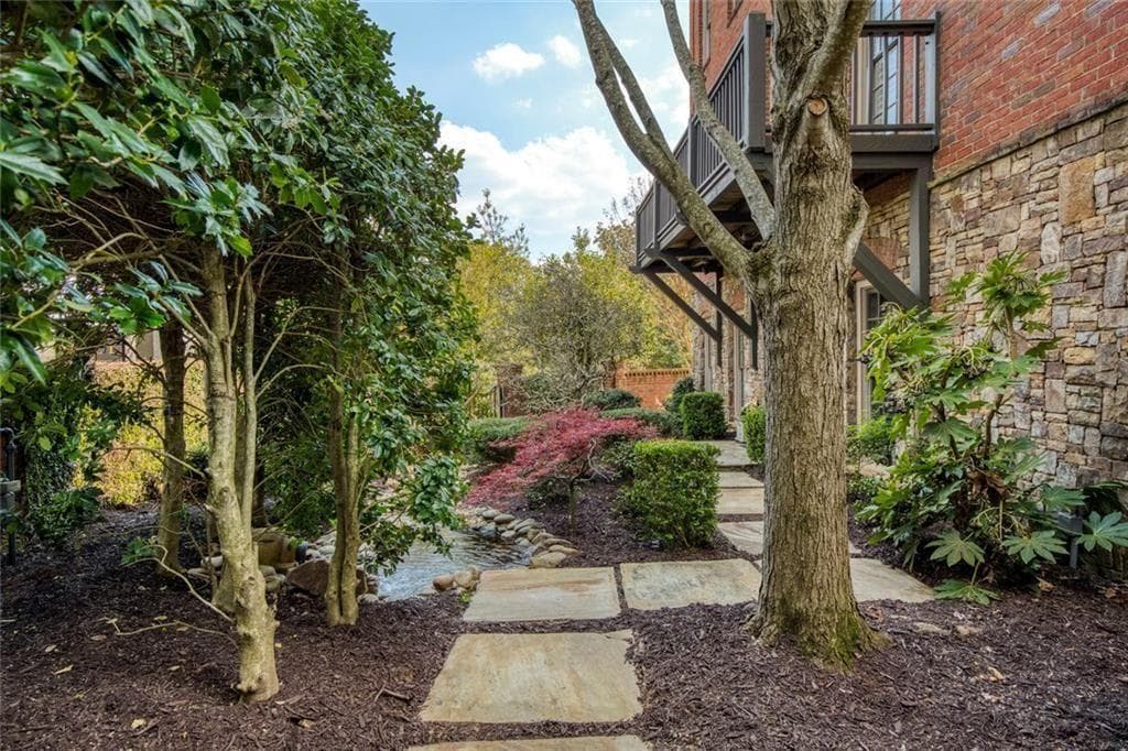 3 bedroom, 4 bathroom, 2,950 sq ft townhouse for rent at 100 Founders Mill Court, Roswell, GA 30075 for $4,400 a month — photo 5
