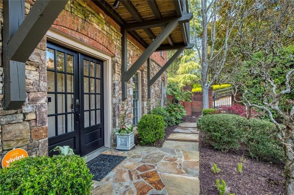 3 bedroom, 4 bathroom, 2,950 sq ft townhouse for rent at 100 Founders Mill Court, Roswell, GA 30075 for $4,400 a month — photo 8