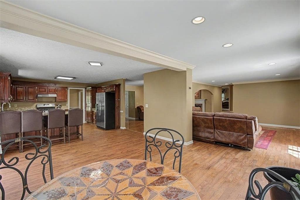 6 bedroom, 6 bathroom, 5,289 sq ft single family residence for sale at 325 Pickett's Crossing, Acworth, GA 30101 — photo 10