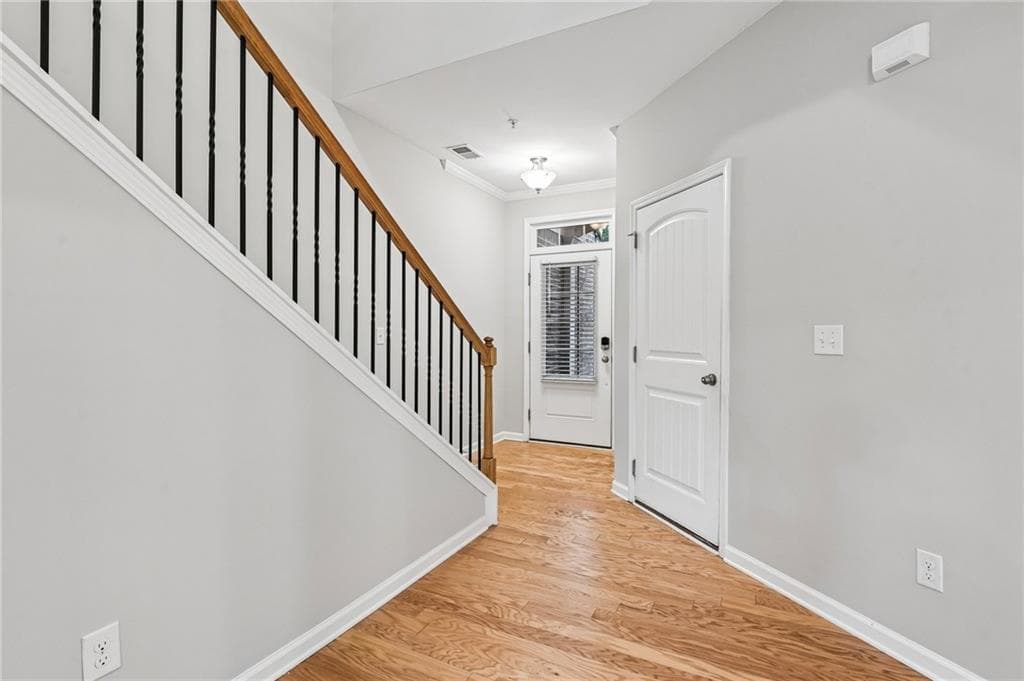 3 bedroom, 3 bathroom, 2,020 sq ft townhouse for sale at 1208 Foxcroft Lane, Cumming, GA 30041 — photo 2