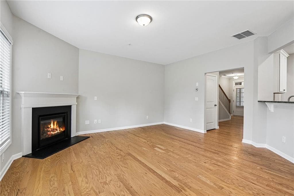 3 bedroom, 3 bathroom, 2,020 sq ft townhouse for sale at 1208 Foxcroft Lane, Cumming, GA 30041 — photo 3