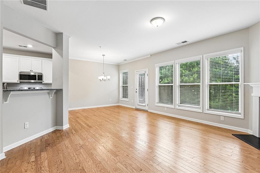 3 bedroom, 3 bathroom, 2,020 sq ft townhouse for sale at 1208 Foxcroft Lane, Cumming, GA 30041 — photo 4