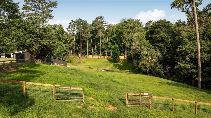 1 bedroom, 1 bathroom single family residence for sale at 4680 Polo Lane, Atlanta, GA 30339 — photo 3