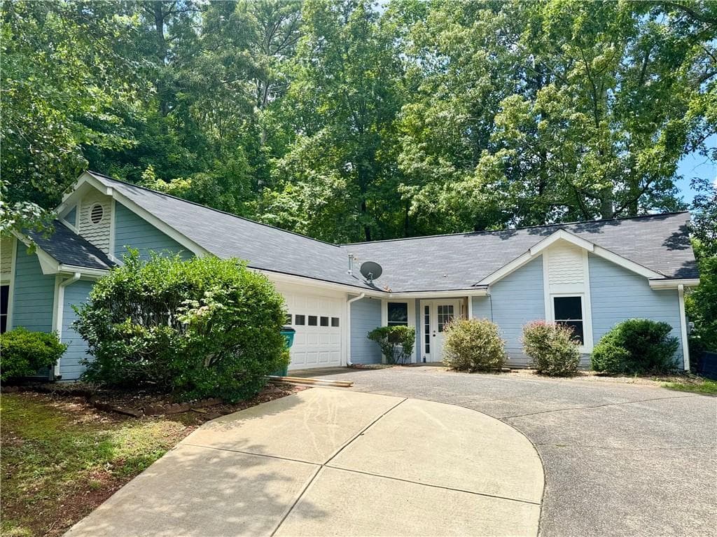 3 bedroom, 2 bathroom, 1,322 sq ft single family residence for sale at 471 Springfield Drive, Woodstock, GA 30188 — photo 1 of 27