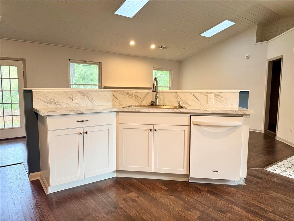 3 bedroom, 2 bathroom, 1,322 sq ft single family residence for sale at 471 Springfield Drive, Woodstock, GA 30188 — photo 8