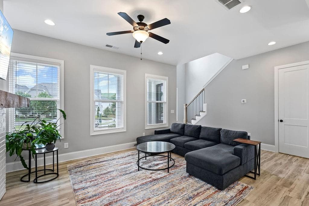 3 bedroom, 3 bathroom, 2,118 sq ft single family residence for rent at 2018 Cobblestone Way, Atlanta, GA 30318 for $3,350 a month — photo 5