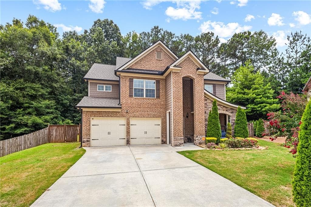 5 bedroom, 3 bathroom, 4,048 sq ft single family residence for sale at 6700 Oak Hill Place, Fairburn, GA 30213 — photo 1 of 36
