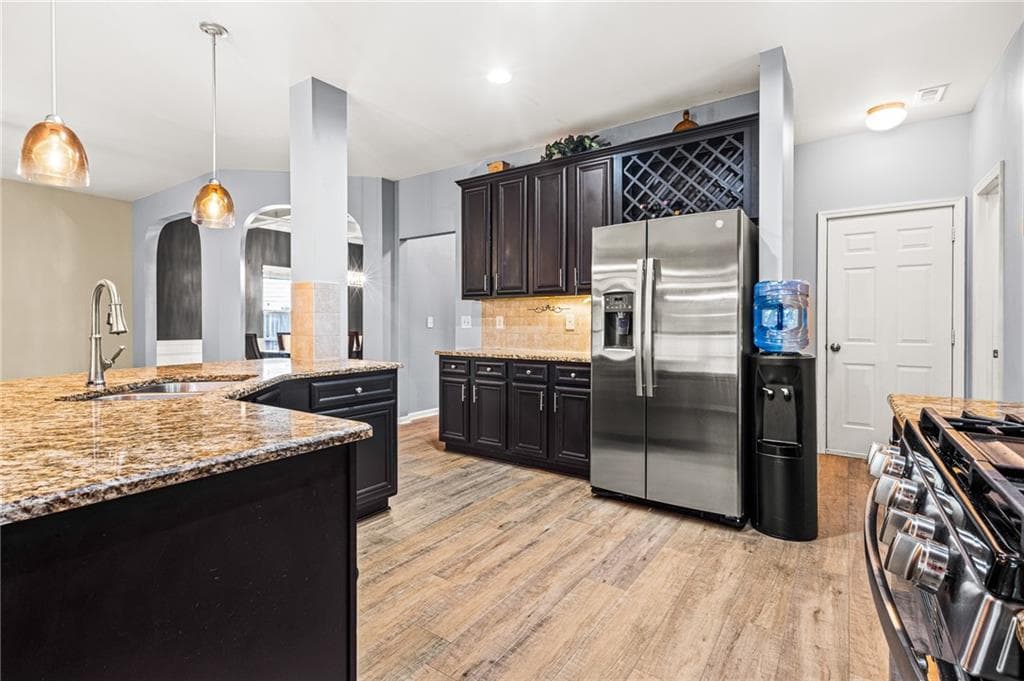 5 bedroom, 3 bathroom, 4,048 sq ft single family residence for sale at 6700 Oak Hill Place, Fairburn, GA 30213 — photo 7