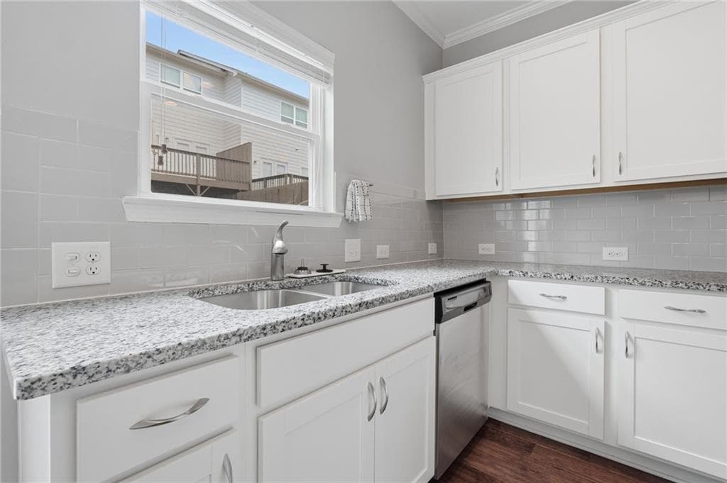 3 bedroom, 4 bathroom, 1,280 sq ft townhouse under contract at 1708 Liberty Parkway, Atlanta, GA 30318 — photo 3