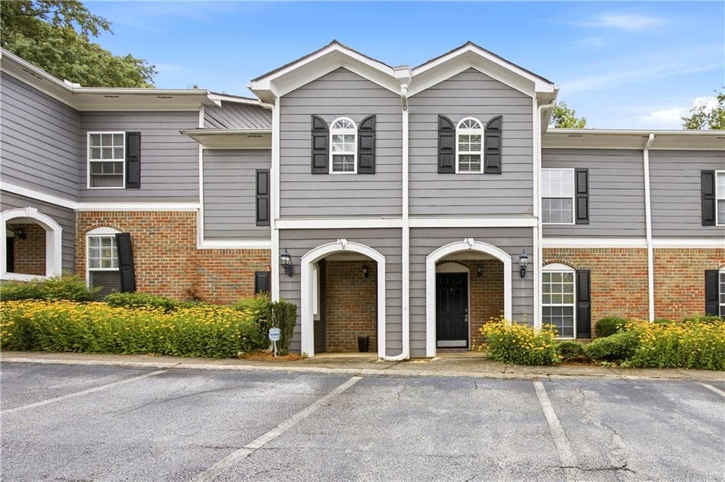 2 bedroom, 3 bathroom, 1,214 sq ft home for sale at 212 Summer Place, Norcross, GA