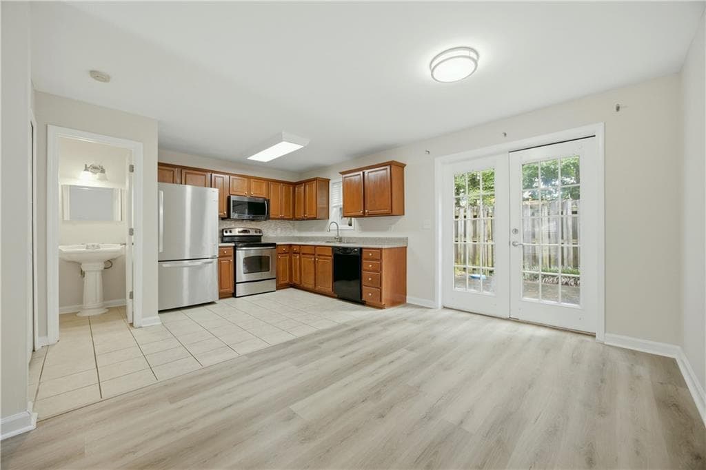 2 bedroom, 3 bathroom, 1,214 sq ft condominium for sale at 212 Summer Place, Norcross, GA 30071 — photo 6