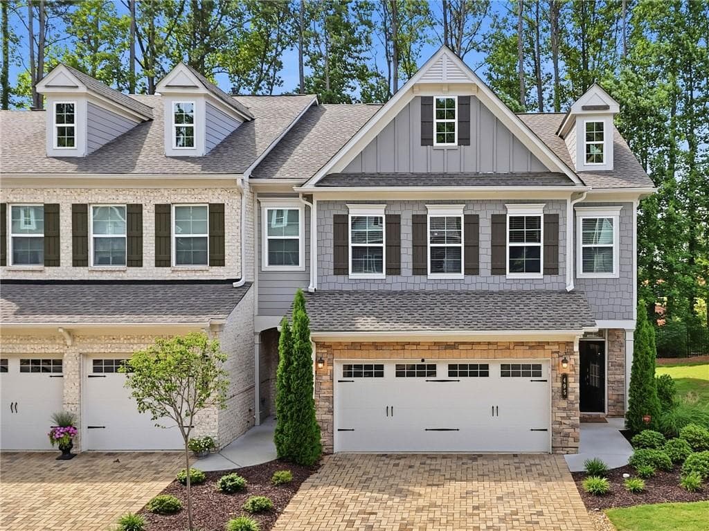 3 bedroom, 3 bathroom, 2,005 sq ft townhouse for sale at 495 Duval Drive, Alpharetta, GA 30009 — photo 1 of 30