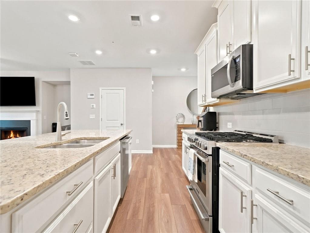 3 bedroom, 3 bathroom, 2,005 sq ft townhouse for sale at 495 Duval Drive, Alpharetta, GA 30009 — photo 6