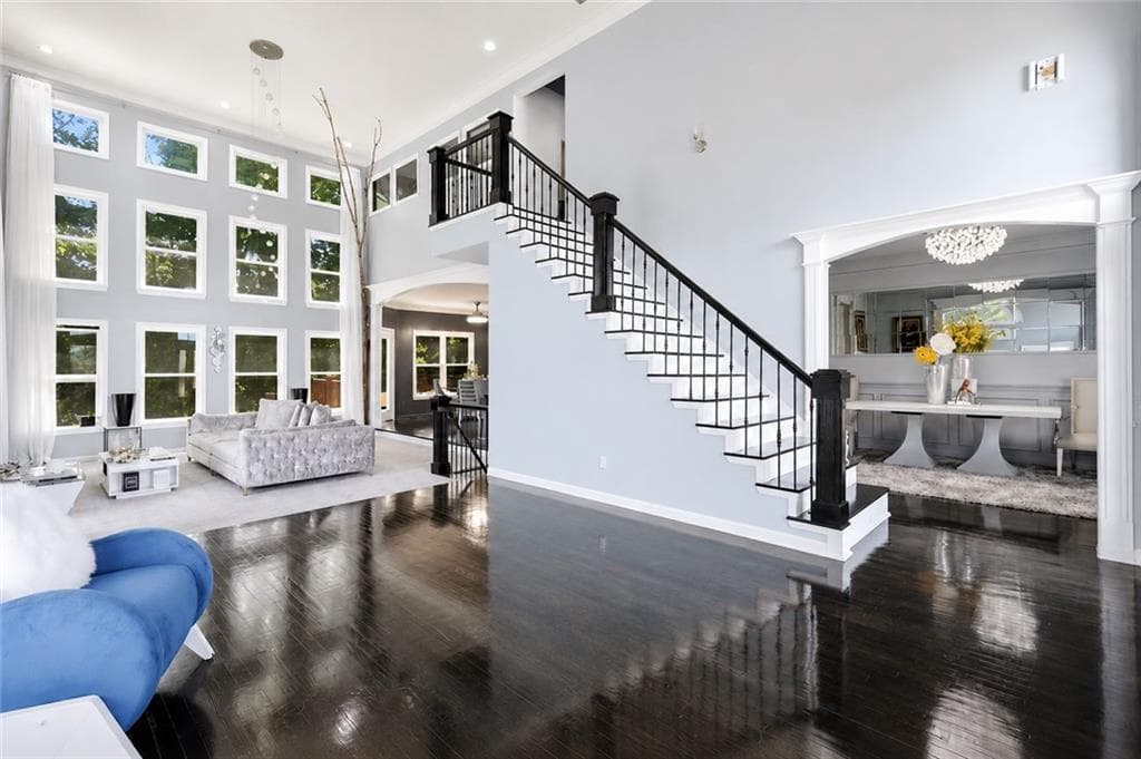 4 bedroom, 4 bathroom, 3,503 sq ft single family residence under contract at 5135 Highland Lake Drive, Atlanta, GA 30349 — photo 3