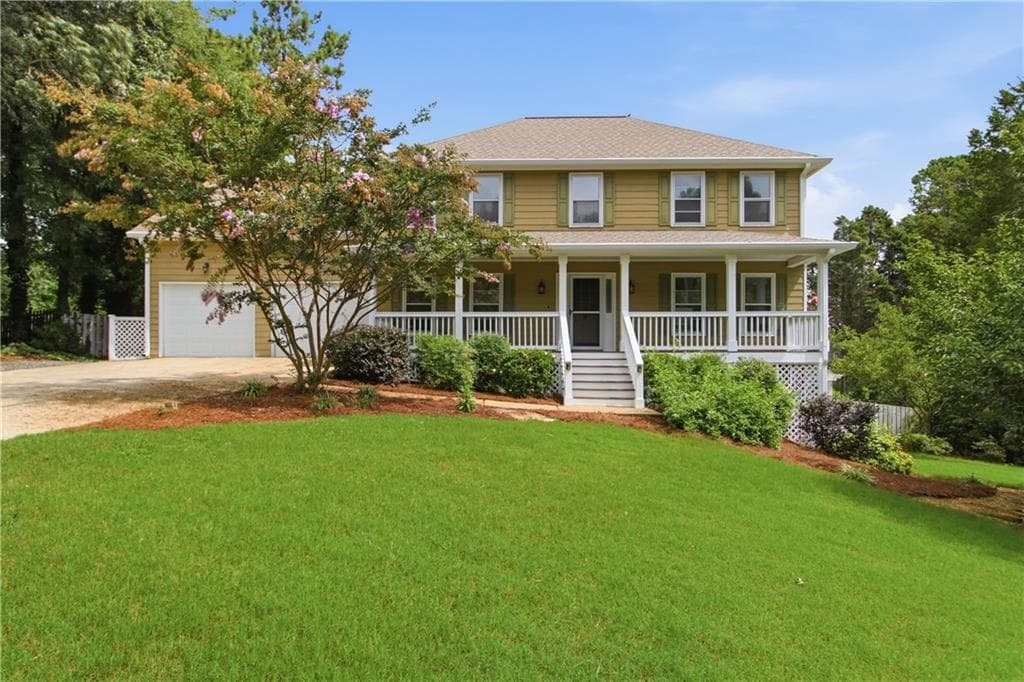 3 bedroom, 3 bathroom, 2,452 sq ft single family residence under contract at 3298 Brackenridge Trail, Kennesaw, GA 30152