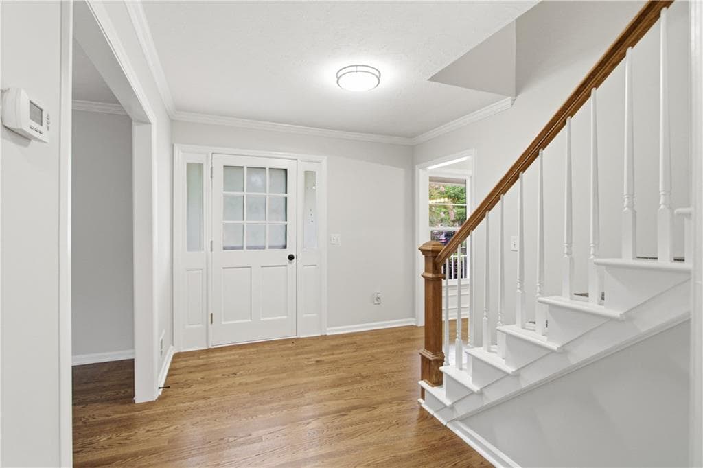 3 bedroom, 3 bathroom, 2,452 sq ft single family residence under contract at 3298 Brackenridge Trail, Kennesaw, GA 30152 — photo 2
