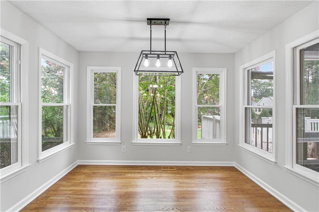 3 bedroom, 3 bathroom, 2,452 sq ft single family residence under contract at 3298 Brackenridge Trail, Kennesaw, GA 30152 — photo 6