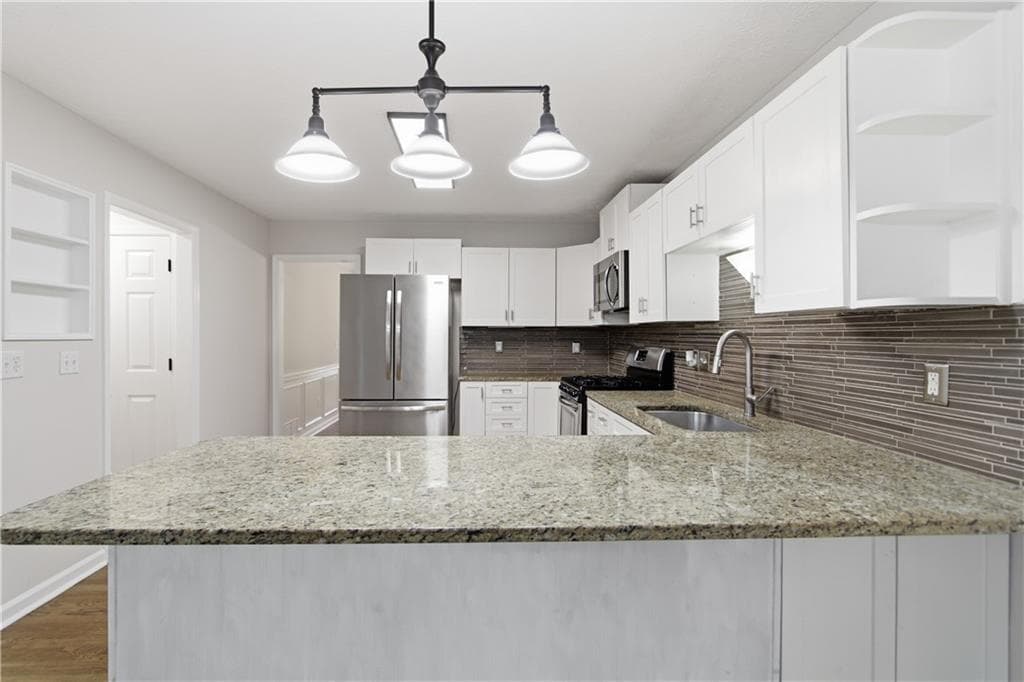 3 bedroom, 3 bathroom, 2,452 sq ft single family residence under contract at 3298 Brackenridge Trail, Kennesaw, GA 30152 — photo 9