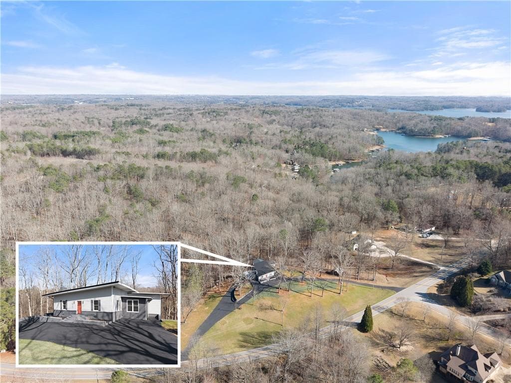 4 bedroom, 3 bathroom, 3,828 sq ft single family residence for sale at 3425 Duckett Mill Road, Gainesville, GA 30506 — photo 4