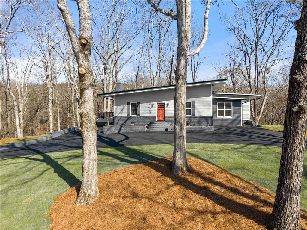 4 bedroom, 3 bathroom, 3,828 sq ft single family residence for sale at 3425 Duckett Mill Road, Gainesville, GA 30506 — photo 7