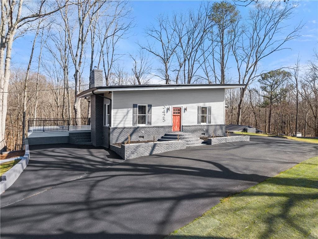 4 bedroom, 3 bathroom, 3,828 sq ft single family residence for sale at 3425 Duckett Mill Road, Gainesville, GA 30506 — photo 8