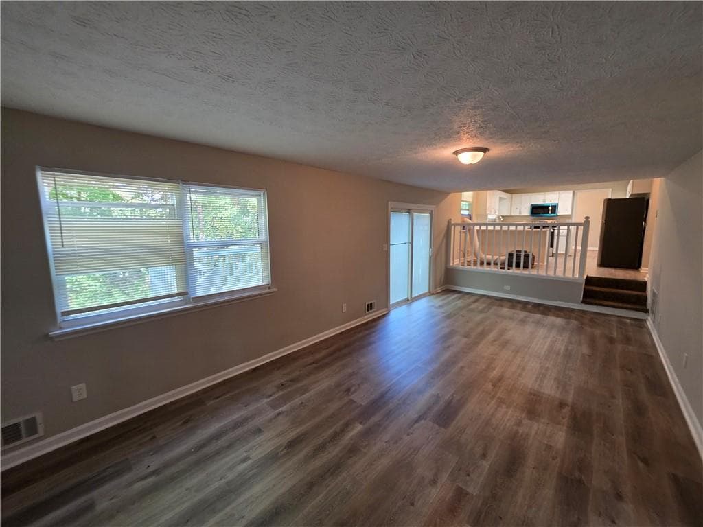 3 bedroom, 3 bathroom, 2,132 sq ft single family residence for sale at 3000 Sebring Court, Decatur, GA 30034 — photo 4