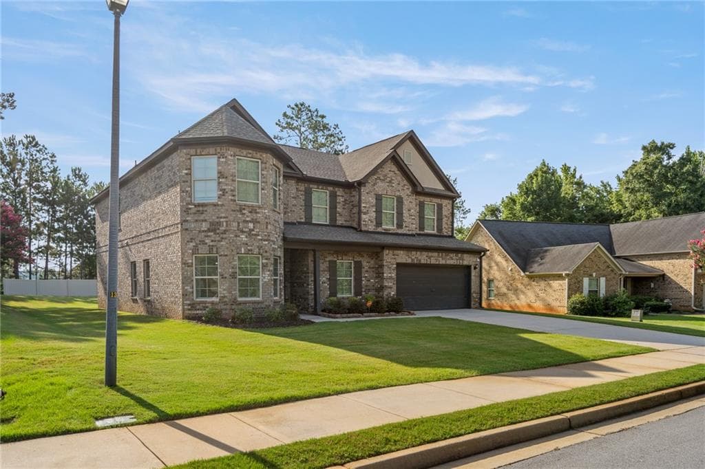 5 bedroom, 4 bathroom, 3,869 sq ft single family residence for sale at 141 Pinehaven Court, Mcdonough, GA 30252 — photo 4